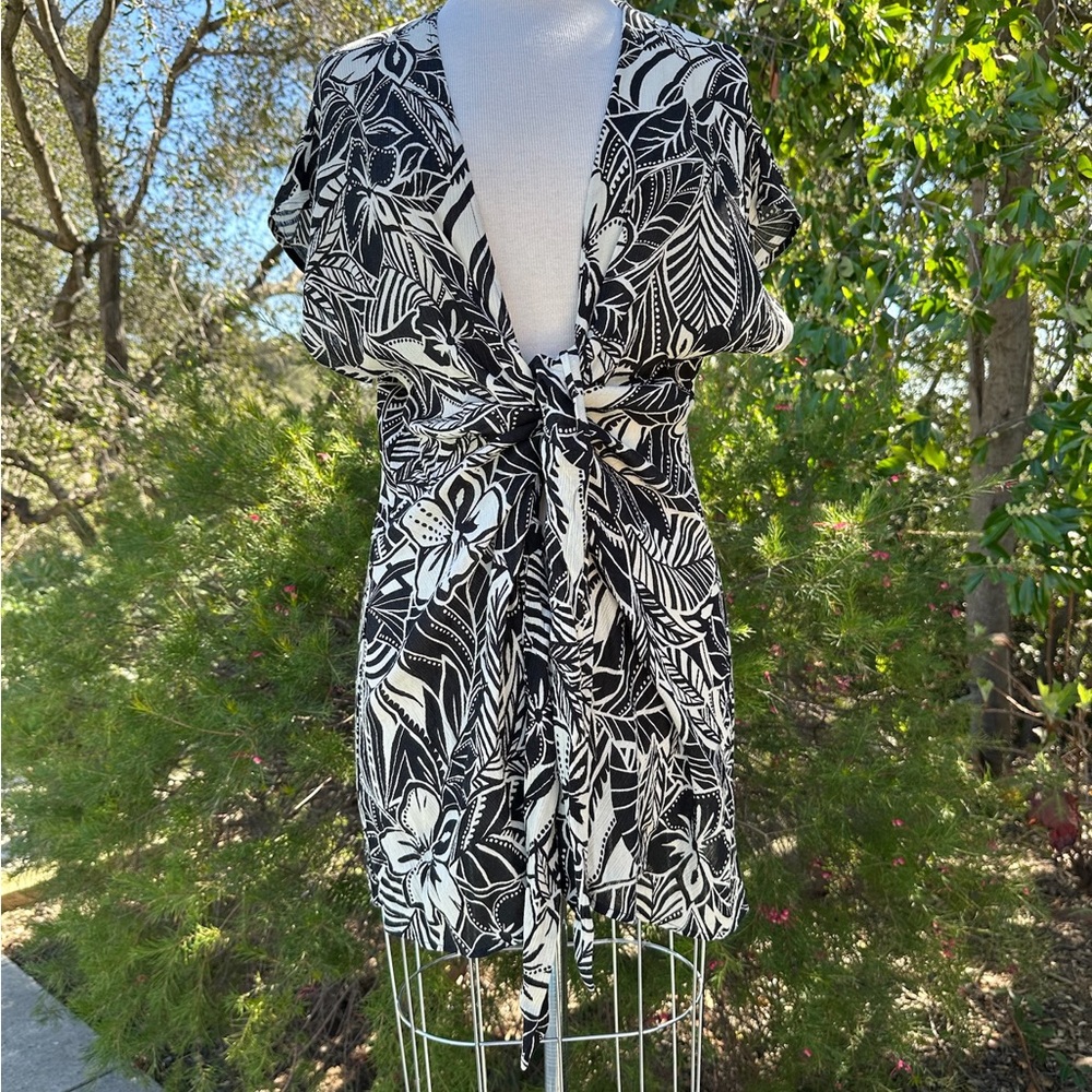 Bleu Rod Beattie Black and White Tropical Tie-Front Swim Coverup